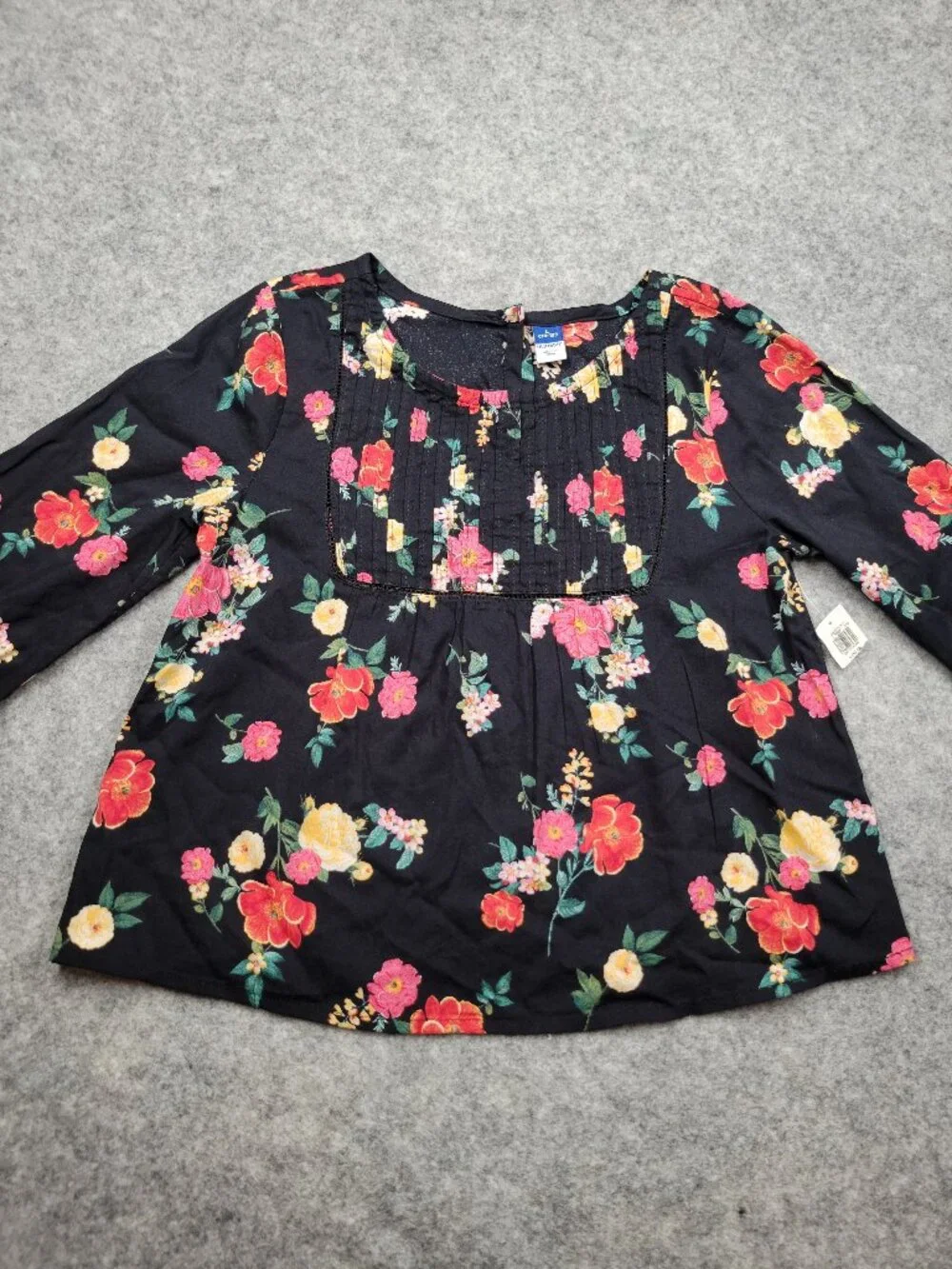 Old Navy girls shirt size 10/12  multi colored. New without tags